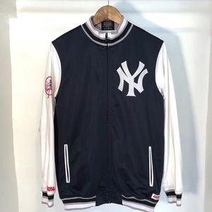 New York Yankees Light weight zip up jacket.
